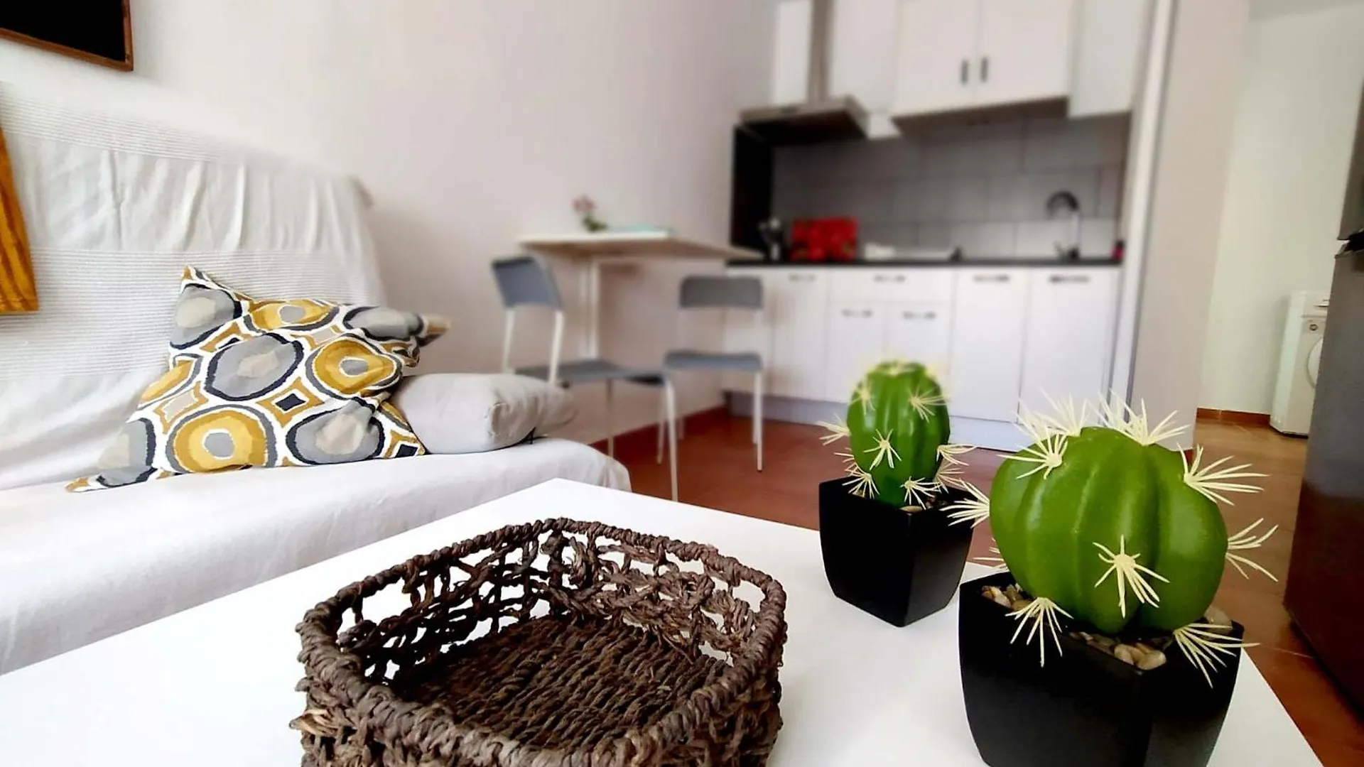 Tarifa Salada Apartment